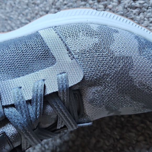 New Avia Gray Shimery Athletic Sneakers - Picture 6 of 11
